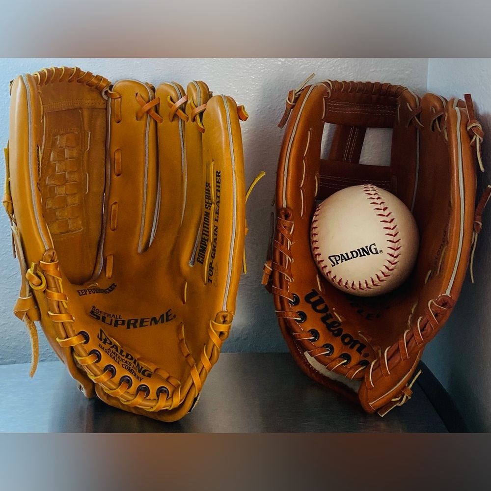 PAIR OF SPALDING-WILSON LEATHER SOFTBALL GLOVES - Picture 1 of 16